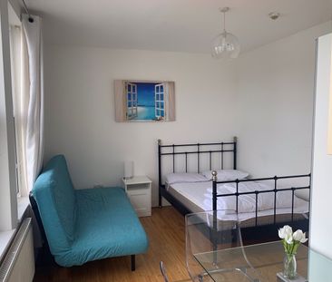 Studio Flat, Bowes Road, N11 - Photo 4
