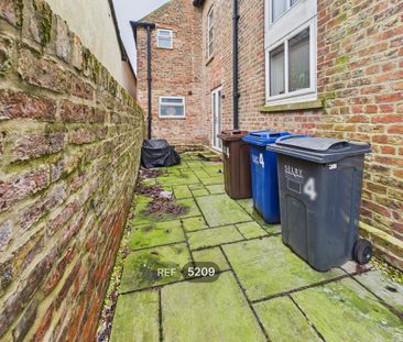 2 bedroom terraced house to rent - Photo 3