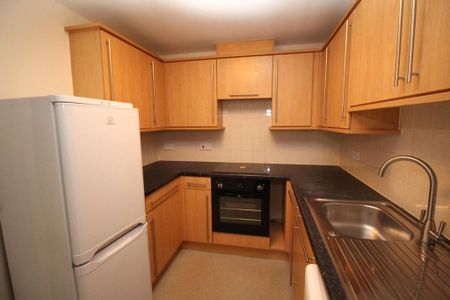 2 bedroom flat to rent - Photo 3