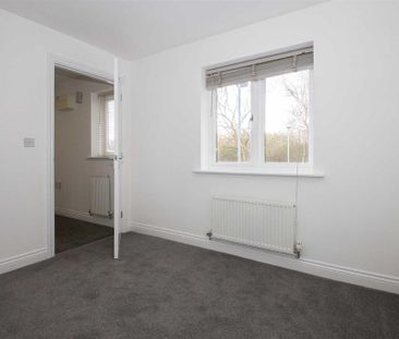 2 bedroom coach house to rent - Photo 4