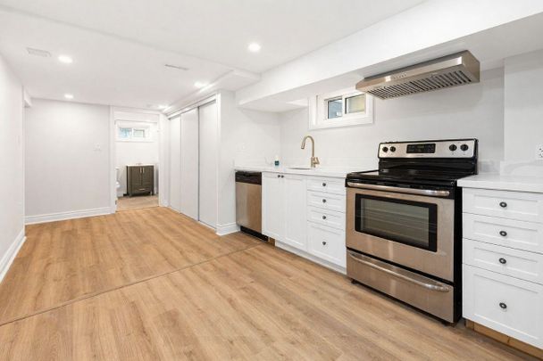 For Lease - 10 Holman Crescent Unit# Lower, Aurora, Ontario - Photo 1