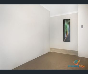 12 Claymore Place, Piara Waters, WA 6112 - Photo 3