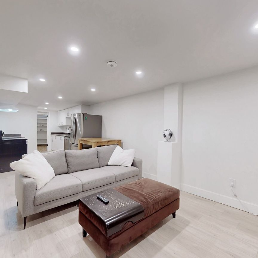 For Lease - 32 Hollingshead Drive, Aurora, Ontario - Photo 1