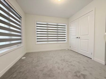 For Lease - 27 Harvey Bunker Crescent, Markham, Ontario - Photo 3