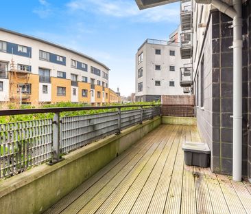 Flat to rent - Tarves Way, London, SE10 - Photo 1