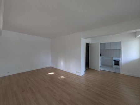Location Appartement 1 pièce 35m² - Photo 2