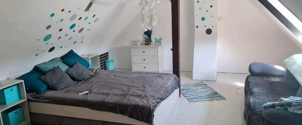 Dachgeschosswohnung mit ausgebauten Spitzboden - Photo 1