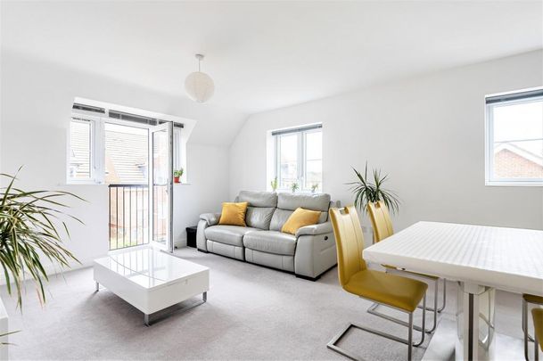 2 bedroom flat to rent - Photo 1