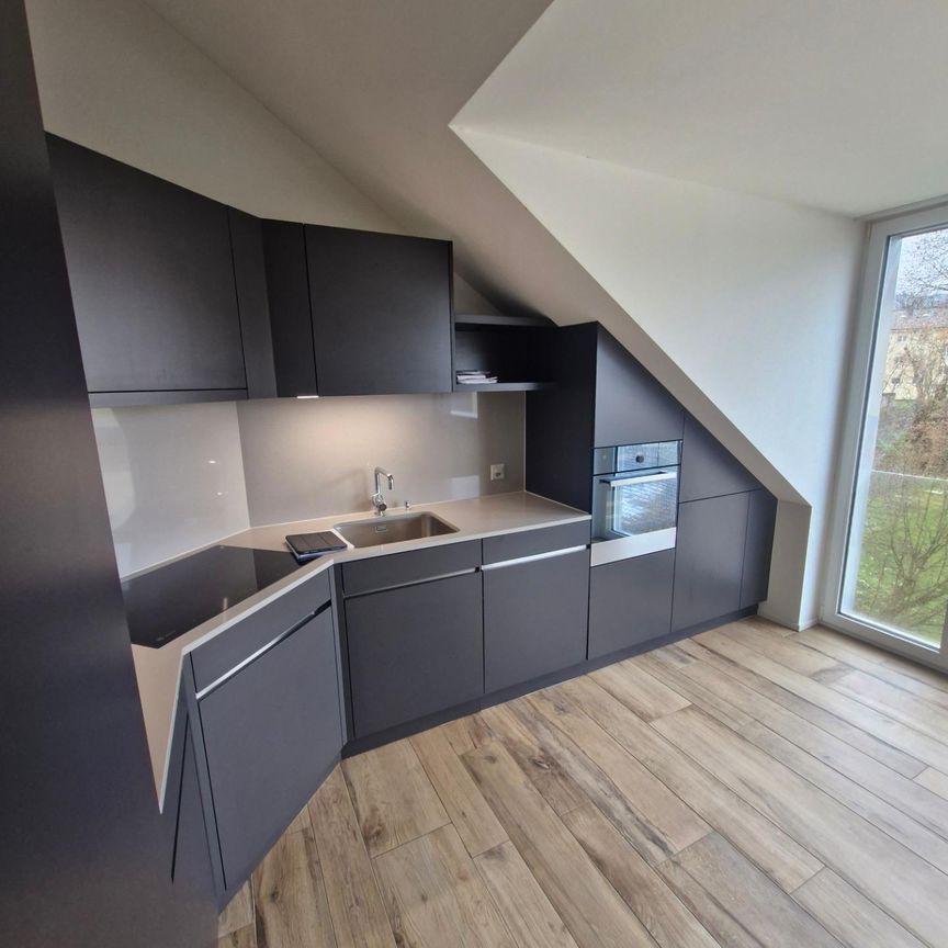 Aussergewöhnliche 3.5-Zimmer-Dachwohnung mit Eigentumsstandart Ausbau - Foto 1