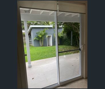 Large Freshwater Home - Photo 5