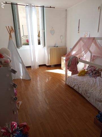 Appartement de 105 m² situé au 1er étage, expo sud-est, vue dégagée. - Photo 5