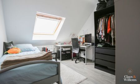 Ruim en lichtrijk duplex met staanplaats in Buizingen - Photo 5