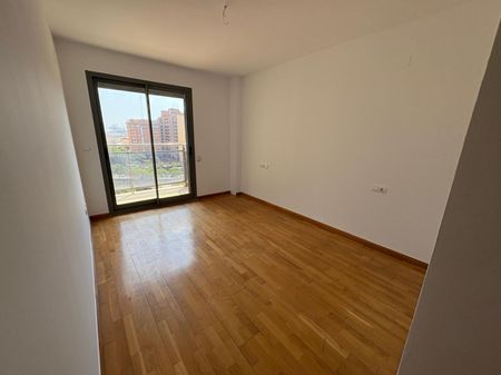 Ático de alquiler en Valencia - Cl Trafalgar, Penya - Roja - Avda. Francia - Photo 2