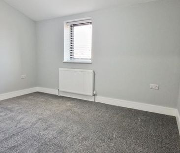 3 bedroom apartment to rent - Photo 4
