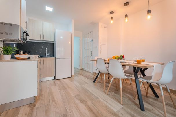 Piso de alquiler en Carrer de Casp, 3, Mar i Camp - Platja dels Capellans - Photo 1