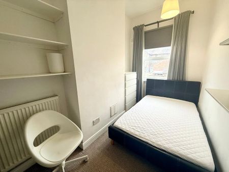 3 bedroom house share to rent - Photo 3