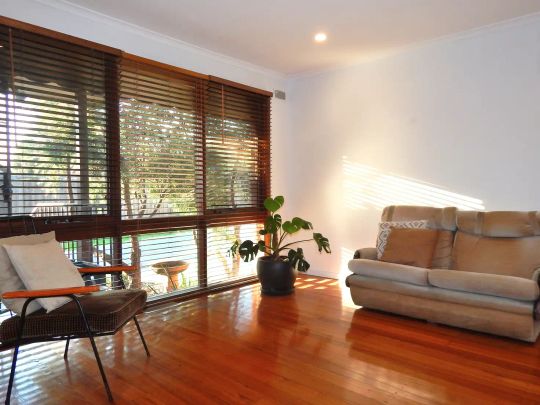 “Spacious Unit in Ideal Location!” - Photo 1