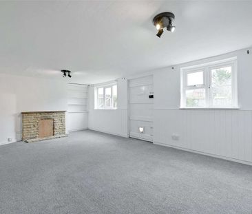 A delightful cottage with excellent links to the Cotswolds. - Photo 4