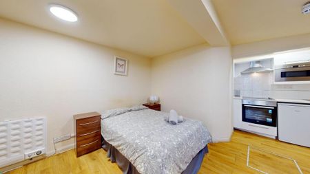 Studio to rent - Photo 5