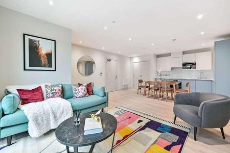 The Oakgate, Leatherhead, KT22 - Photo 3