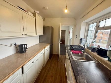 2 bedroom maisonette to rent - Photo 4
