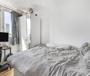 Strasburg Road, London, SW11 5JG - Photo 5