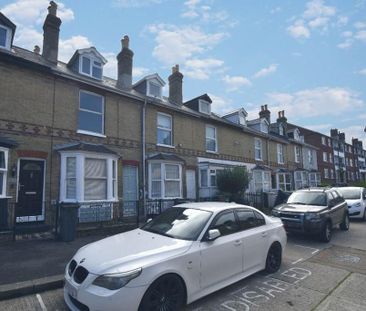 3 bedroom terraced house to rent - Photo 1