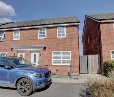 3 bedroom semi-detached house to rent - Photo 4