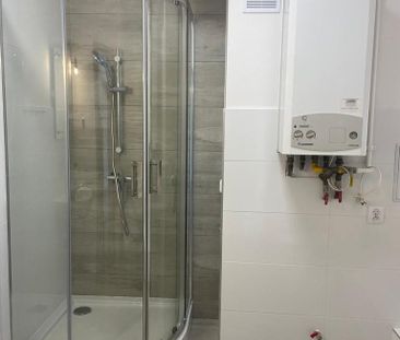 Umeblowana kawalerka z balkonem na wynajem - Zdjęcie 4