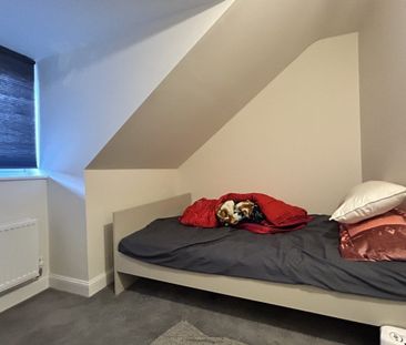 Ashcott Avenue - Photo 5