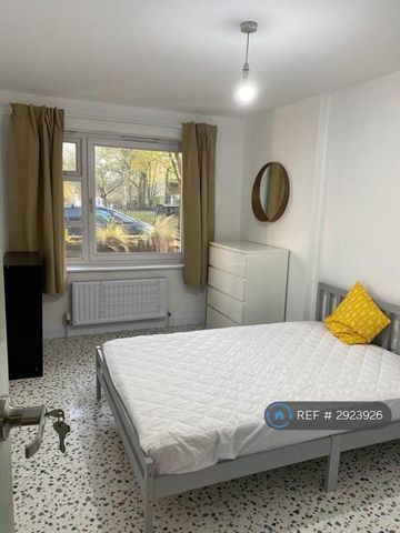 1 bedroom in a flat share to rent - Photo 4