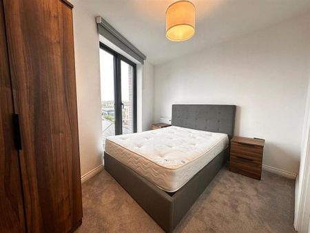 3 bedroom apartment to rent - Photo 4