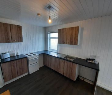 3 bedroom terraced house to rent - Photo 6
