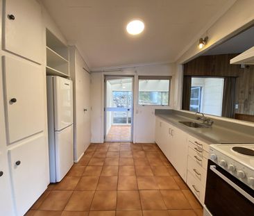 Frankton Road gem - Stunning views - Photo 5