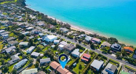 Sun Soaked Stanmore Bay House - Photo 5