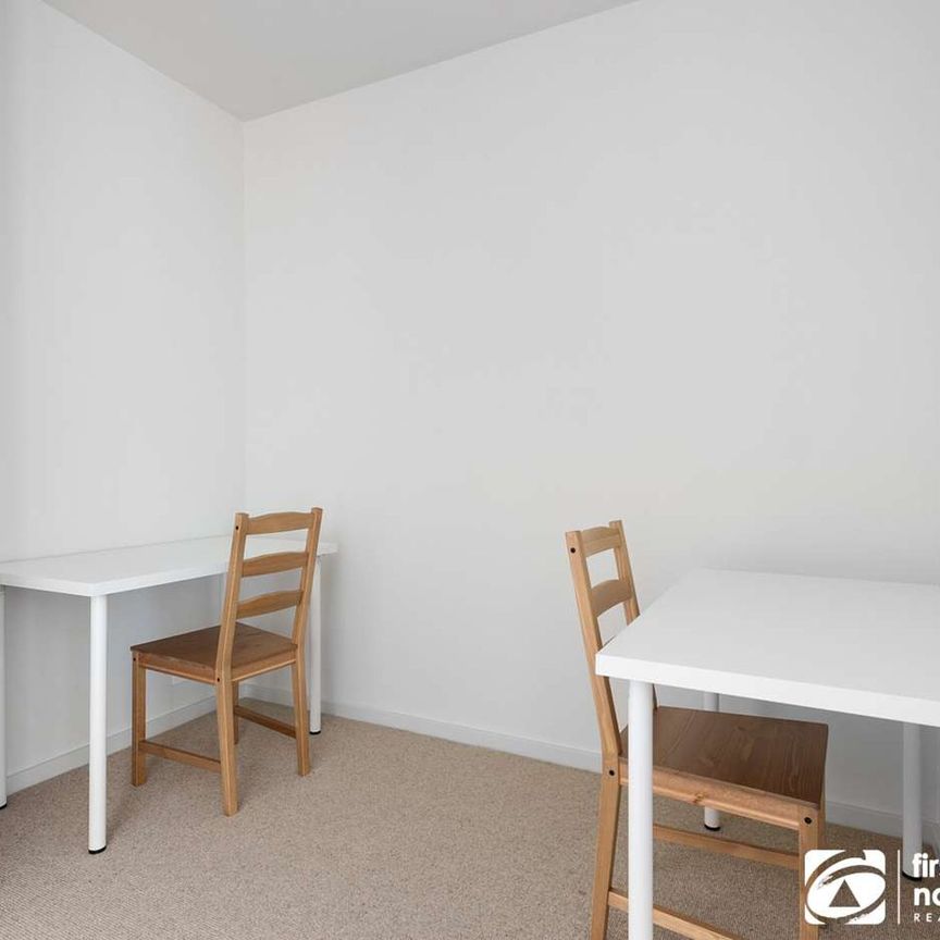 FURNISHED!! - Modern Apartment in Caulfield Village - Photo 1