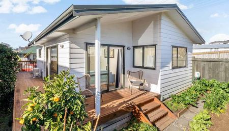 Mount Wellington, 2-Bedroom Standalone House - Photo 2