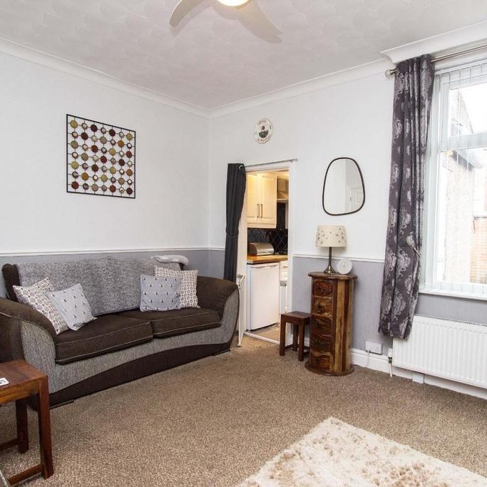 2 bedroom terraced house to rent - Photo 1