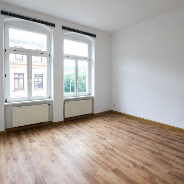 Idylle im Herzen von Aue – traumhafte 2-Raum-Wohnung mit Einbauküche - Photo 1