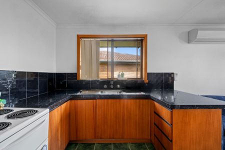 Convenient location - Photo 5