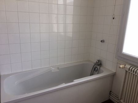 Location Appartement 3 pièces 58m² EU 76260 - Photo 4