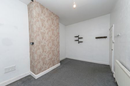 BRIDGE STREET MORLEY LEEDS LS27 0ER - Photo 3