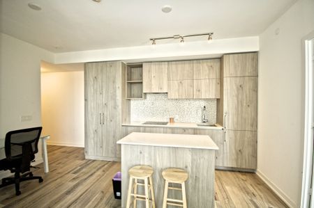 For Lease - 1 Yorkville Avenue Unit# 1902, Toronto, Ontario - Photo 3