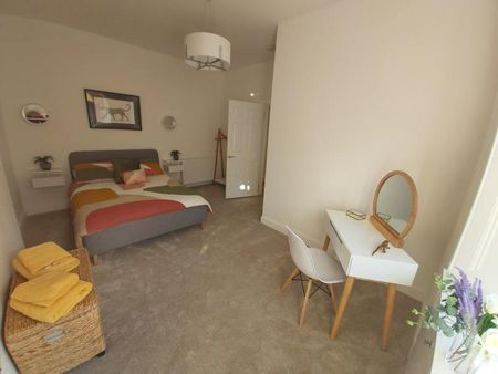 2 bedroom flat to rent - Photo 3