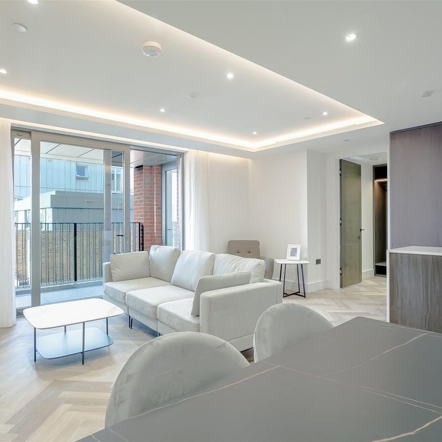 Brigade Mews, London - Photo 1