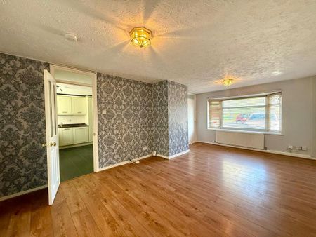 4 bedroom semi-detached house to rent - Photo 4