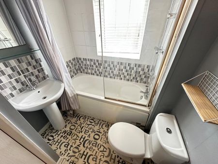 2 bedroom terraced house to rent - Photo 5