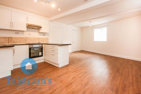 2 bed Flat for Rent - Photo 4