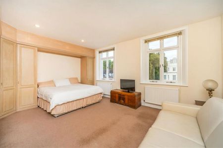 4 bedroom flat to rent - Photo 2