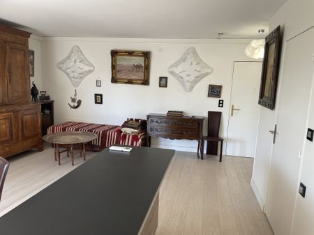 Location Appartement 3 pièces 68m² MARSEILLE 8ème - Photo 3